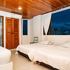 Habitacion Para 3 A Una Cuadra De La Playa Y Bahia